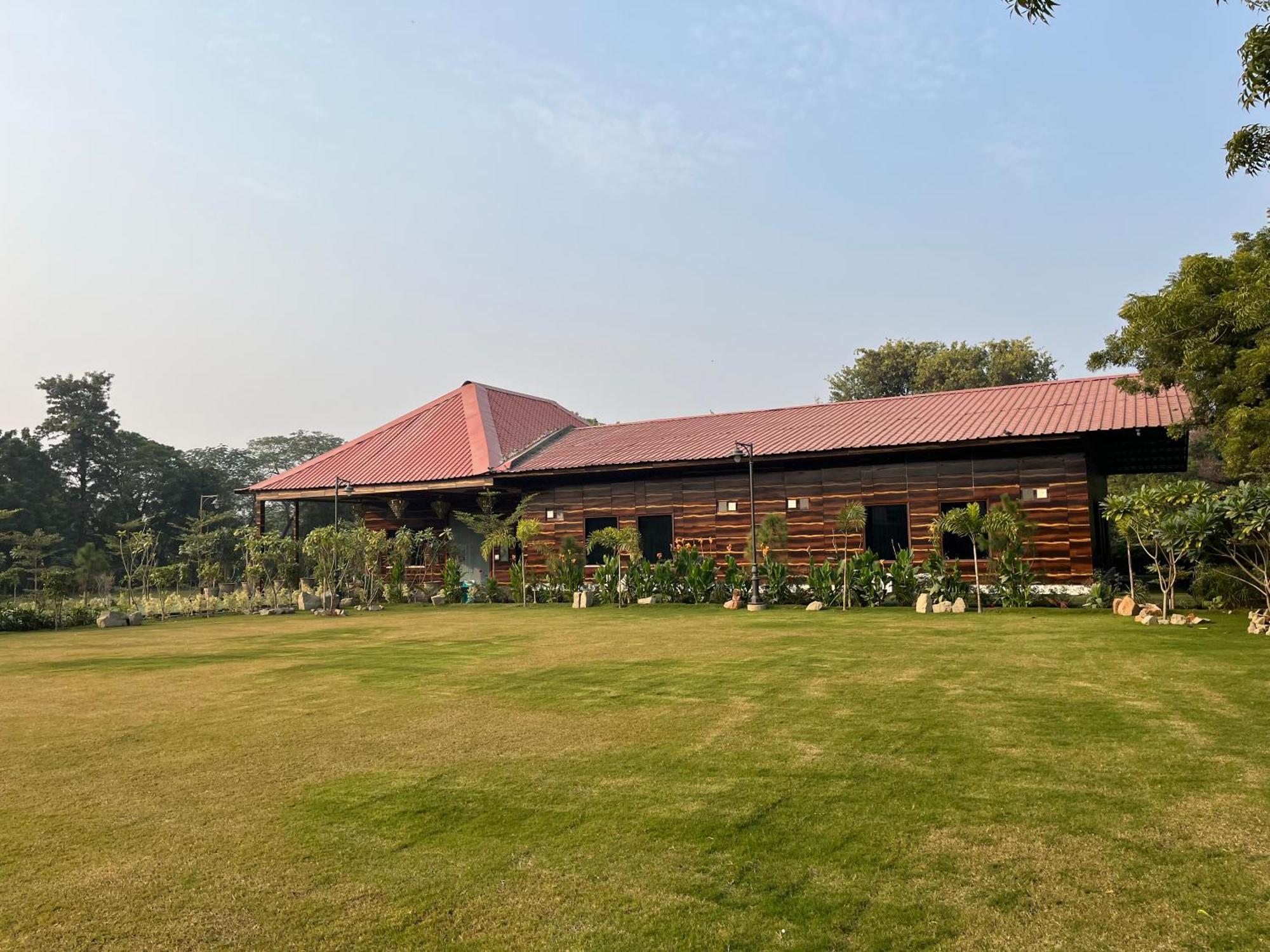 The Green Wood Palace I Farm House I Wedding I Party I 87Oo2O5865 Villa Gurgaon Eksteriør billede